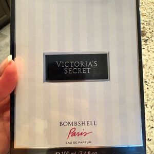 Victoria's Secret Bombshell Paris Eau de Parfum - White and Black